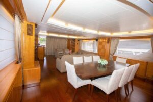 Azimut105-10