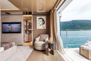 Ferretti106-4