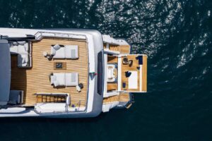 Ferretti106-6