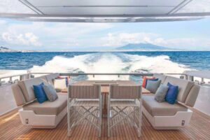 Ferretti860-11