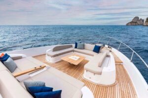 Ferretti860-12