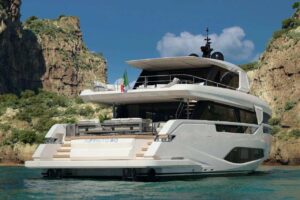 Ferretti90-3